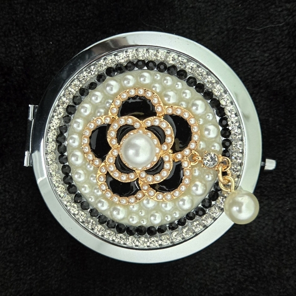 Camilla Flower Compact Mirror Black Gold & White Crystal and Pearls Silv… - Picture 3 of 5